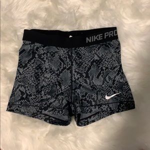 Nike Pro Dri Fit shorts 2”